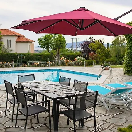 Tatil Evi Iris With Swimming Pool *