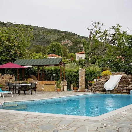 Casa de Férias Iris With Swimming Pool