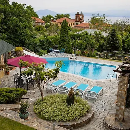 Iris With Swimming Pool Tatil Evi *